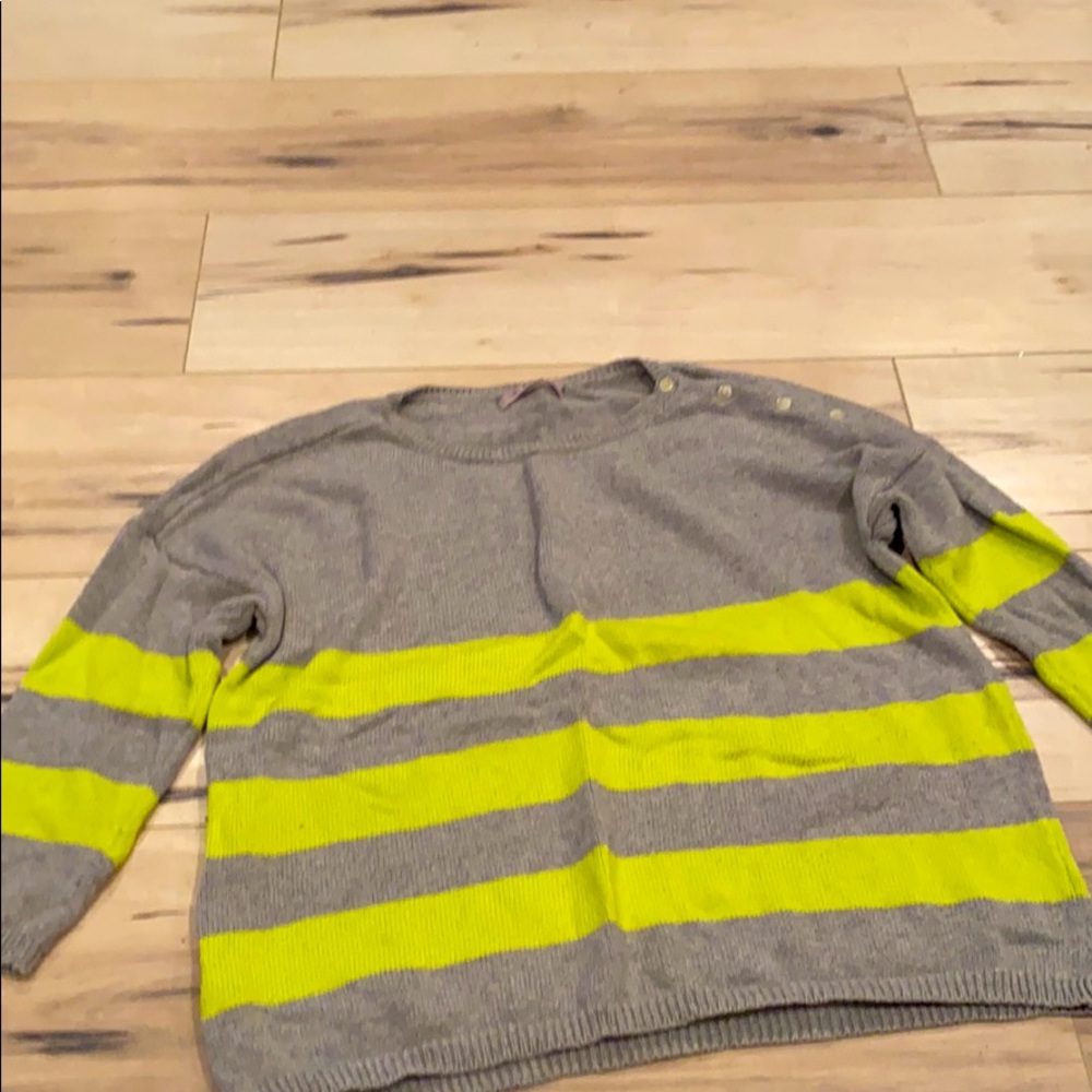 Stripe color sweater